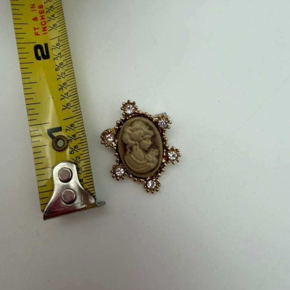 Mini Cameo Brooch – Vintage Style - Picture 3 of 4